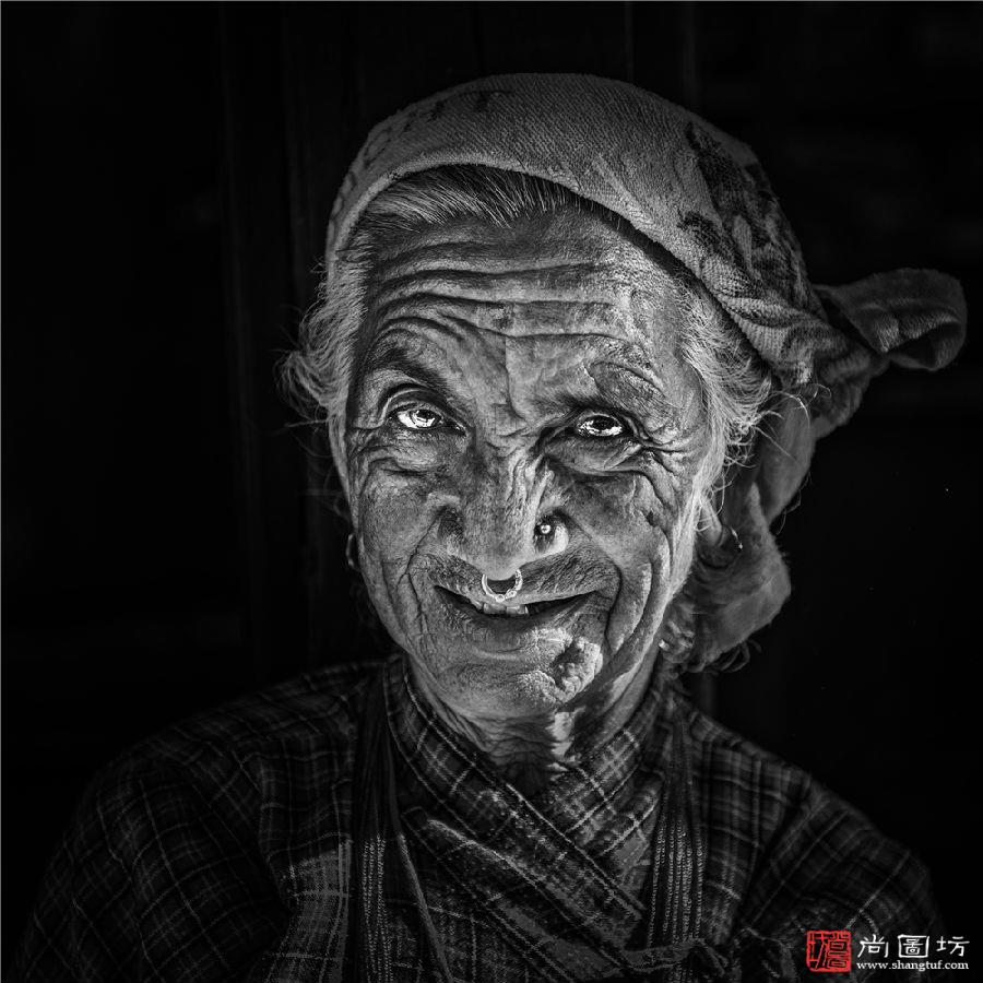 《老者》 摄影:蒋文华 黑白投射影像組 入选.jpg