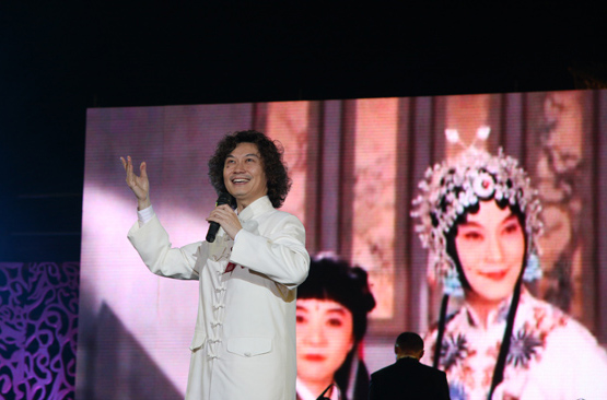 日本京剧院院长,京剧男旦吴汝俊演唱京剧